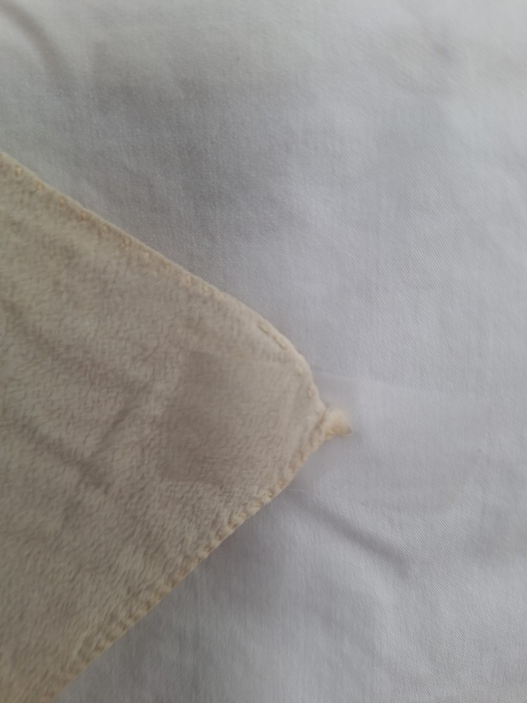 Early WW2 US Army Air Forces White Silk Scarf Embroidered Insignia 28"x32"