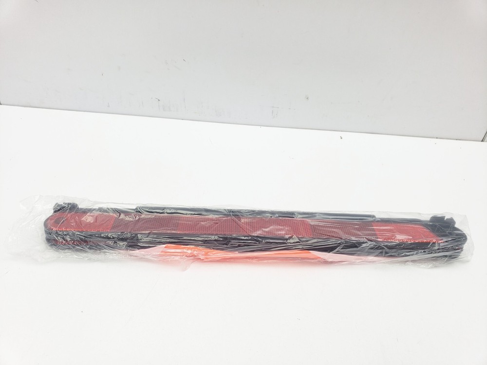 MG HS HAZARD WARNING TRIANGLE WITH BRACKET 2023 10526429