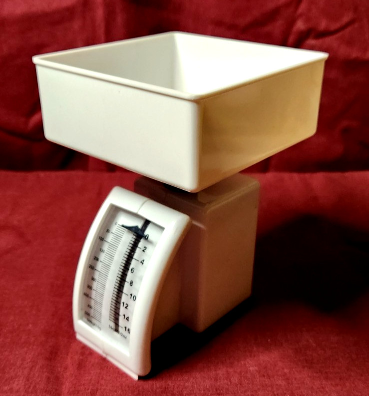 Kitchen Scale - Cooking Concepts Two-Piece Plastic 16 oz Capacity - Original Box