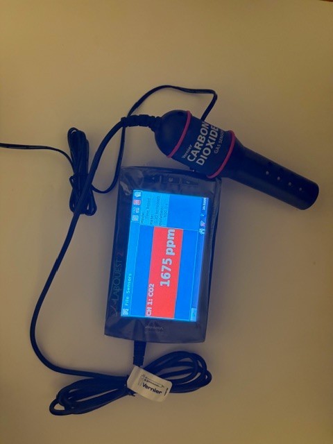 Vernier LabQuest 2 + CO2 Gas Sensor (CO2-BTA) Bundle – Tested