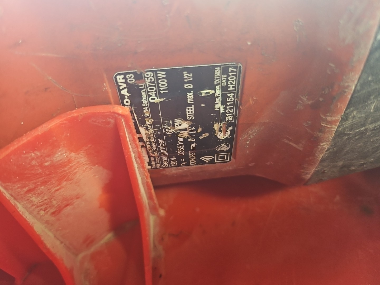 Hilti TE 50-AVR Corded Rotary Hammer Drill with Hard Case with 5 bits