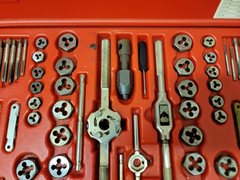 Mac Tools TDCOMBO Tap and Die Set...missing a piece