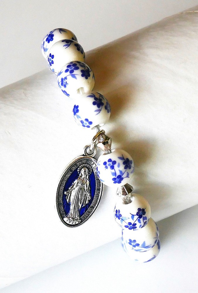 Stretchable Blue-White Bracelet with The Miraculous Medal