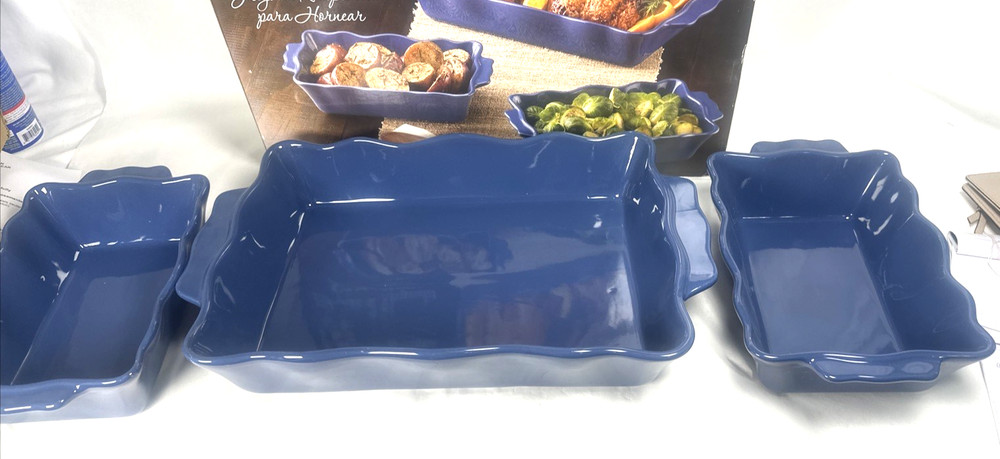 BAKEWARE 3 PC SET SCALLOPED EDGE (BLUE) NIB