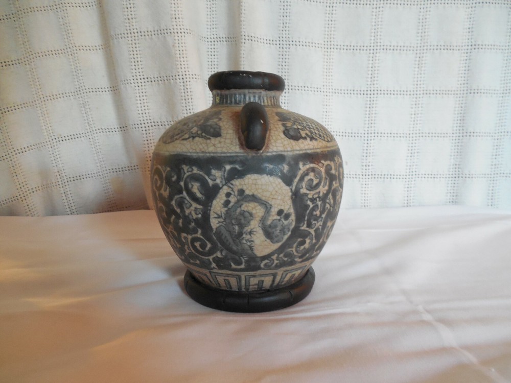 Blue black Asian vase, pot 7"