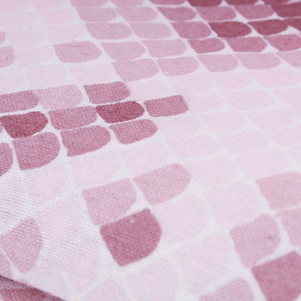 Soft Winter Flannel Sheet Set Under Geometric Pillowcases
