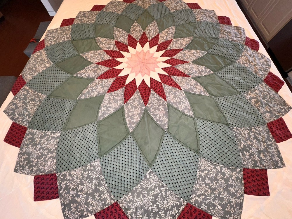 VTG Patchwork Quilt, 86” x 96”Chrysanthemum Pattern Machine Hand Stitched USA