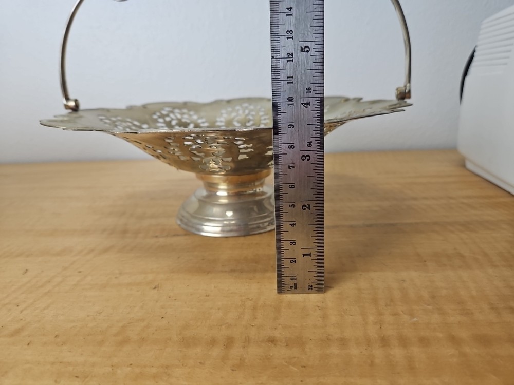 International Silver Co. Lovelace Pedestal Footed Dish w/Hinged Handle INDIA 11"