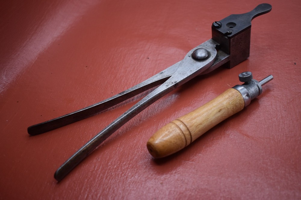 English mold .47 single cavity w/ replacement plug nose cavity needs work