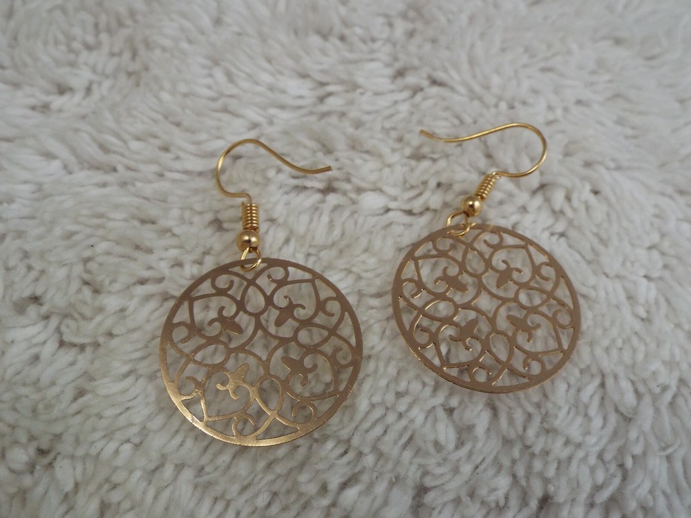 Filigree Goldtone Pierced Earrings (D69)