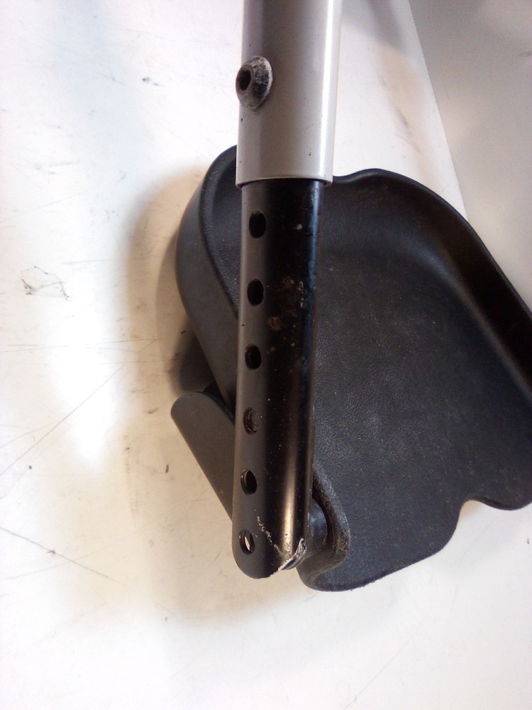 Leggero Trak Stroller Footrest with Seat Pan. Elevating angle Adjustable M30