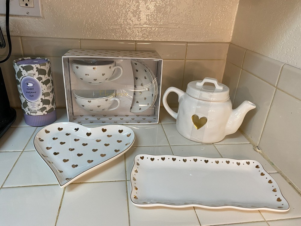 golden tea set