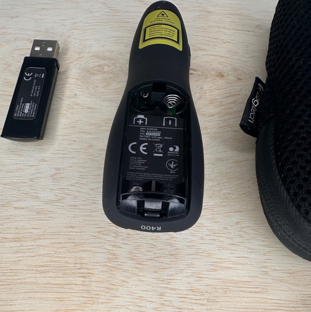 🔥 Logitech R400 Wireless Presentation Remote Laser Pointer USB Used Good w/Case