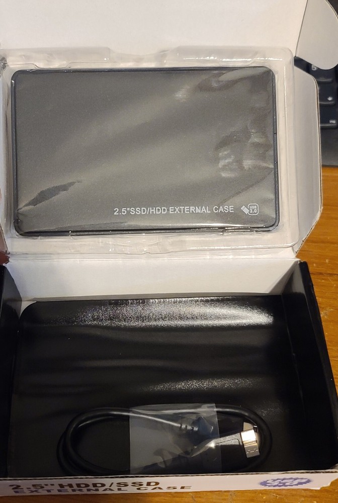 USB 2.5" External 500GB Hard Drive w Cable ST500LT012