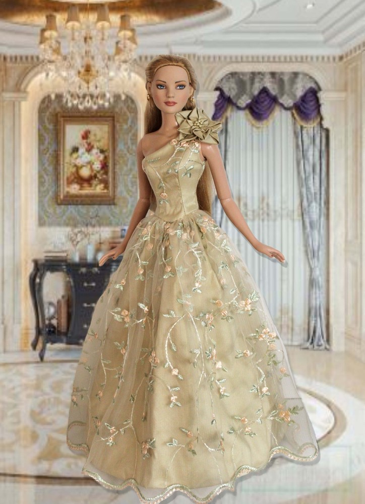 Statement Piece, Doll Clothes Sewing Pattern for 22" American Model Doll Tonner