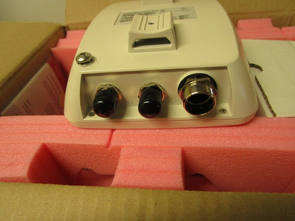 New! Radwin 5000 DU-5510-0200 Subscriber Unit -Includes Mounting Kit