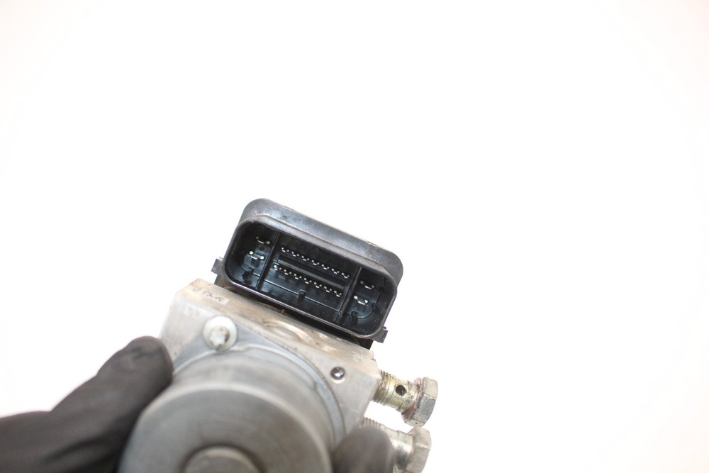 17-22 KTM Duke 390 Abs Control Module Pump