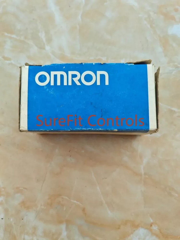 One Omron E5CS-R1KJX Temperature Controller New In Box Expedited Shipping