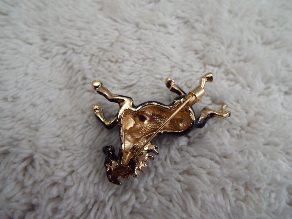 Black Enamel Running Horse Pin (B46)