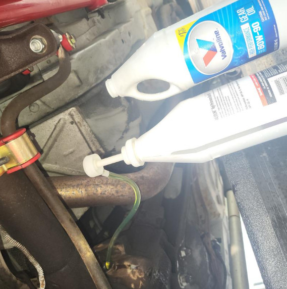 SureBilt Fluid Hand Pump Quart And Gallon Fluid Pump