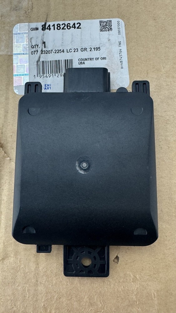 NEW GM OEM 2019-2023 Driver Side Obstacle Detection Control Module 84182642