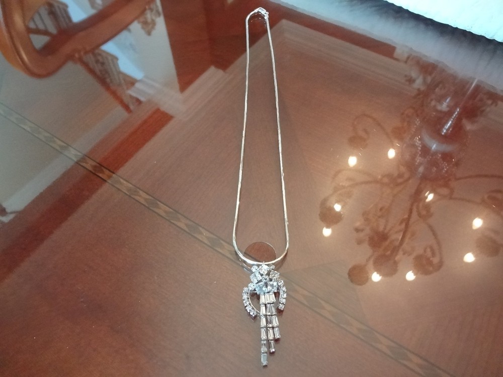 VINTAGE STERLING SILVER PIN OR PENDANT WITH NECKLACE