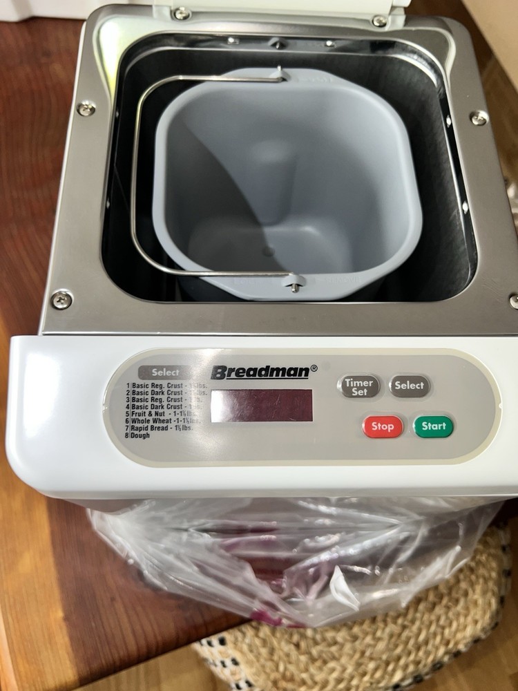 Breadman Automatic Bread Maker Model TR441 Brand New Open Box