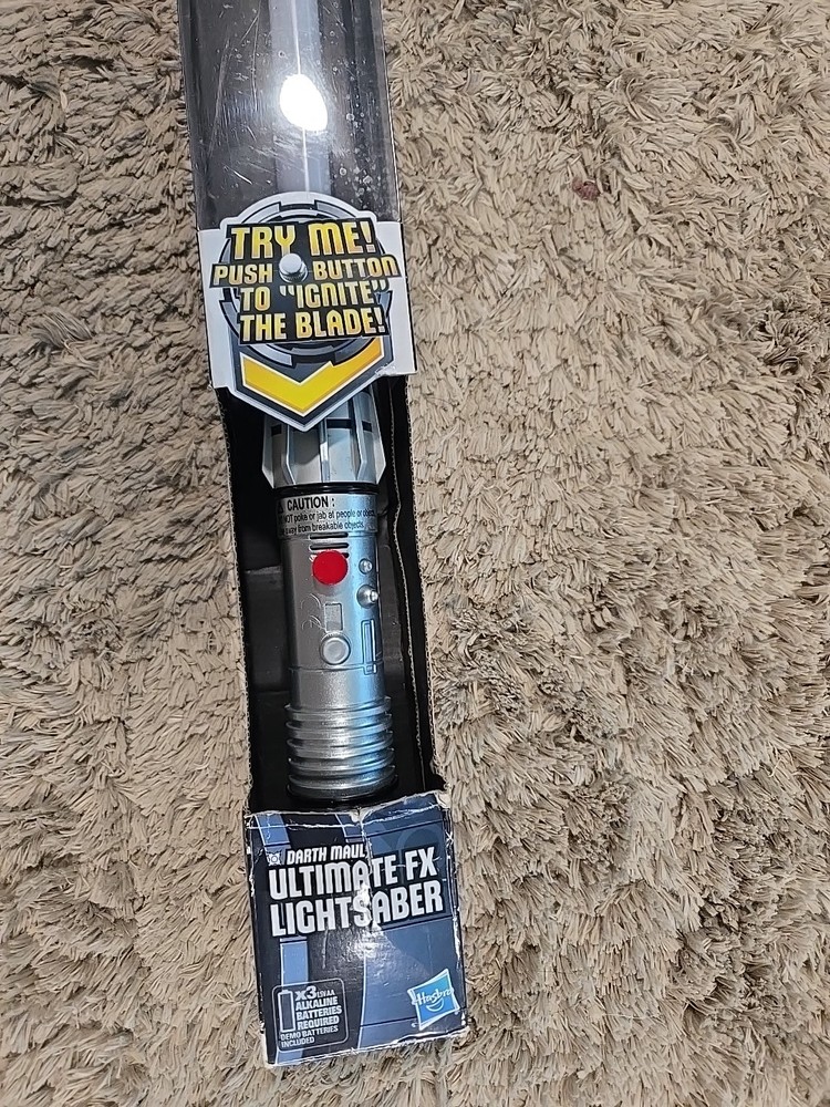 HASBRO STAR WARS DARTH MAUL FORCE FX LIGHTSABER 2012