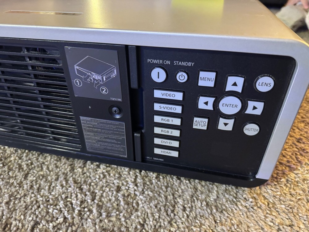 PANASONIC PT-DW640US PROJECTOR 7250 LAMP HOURS