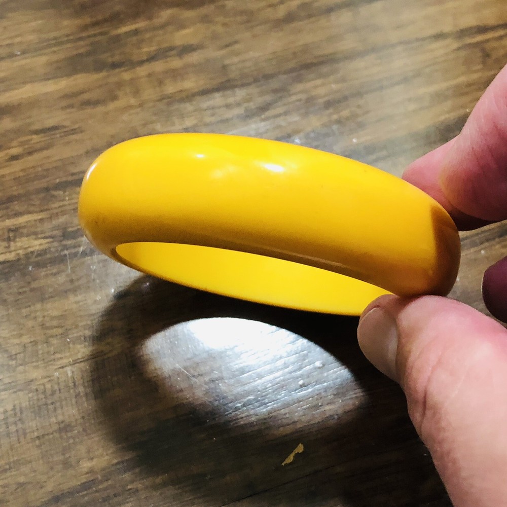 LARGE THICK VINTAGE BAKELITE BUTTERSCOTCH BANGLE BRACELET TESTED AUTHENTIC