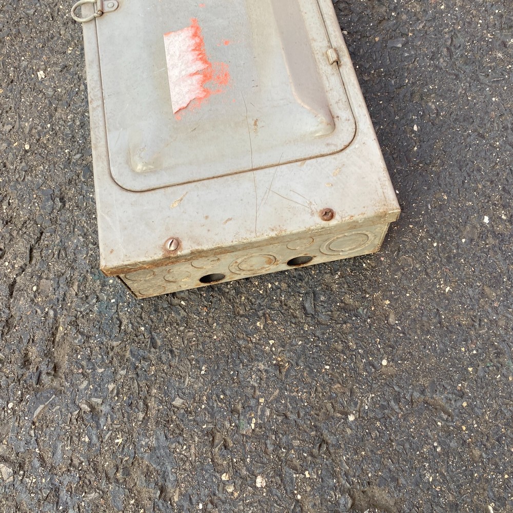 MURRAY GENERAL DUTY ENCLOSED SWITCH WITH 100A 120-240V FUSES REMOVE PULLER 🎯