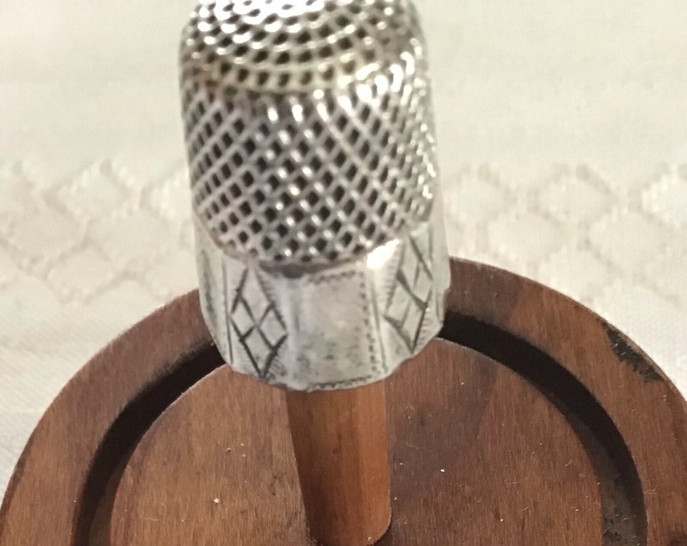 10 Panel Silver Thimble, Size 6, “Anne” Engraved