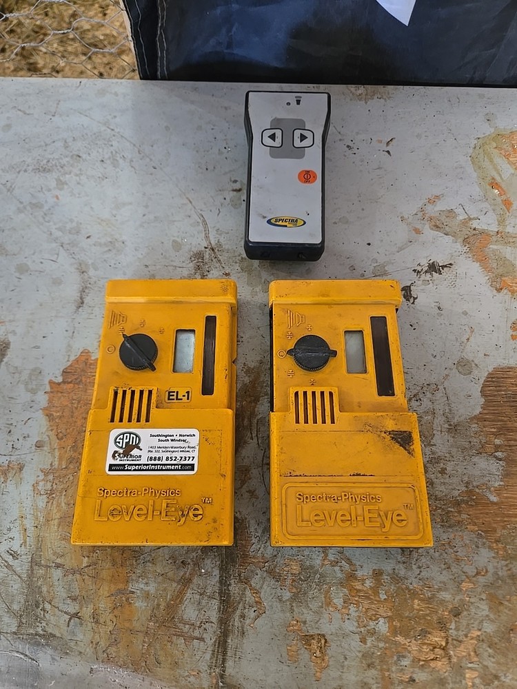 Spectra-Physics Trimble RC501 Remote + 2x Level-Eye Modules