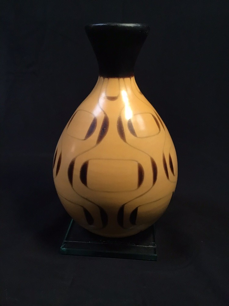 Chulucan Pottery Vase