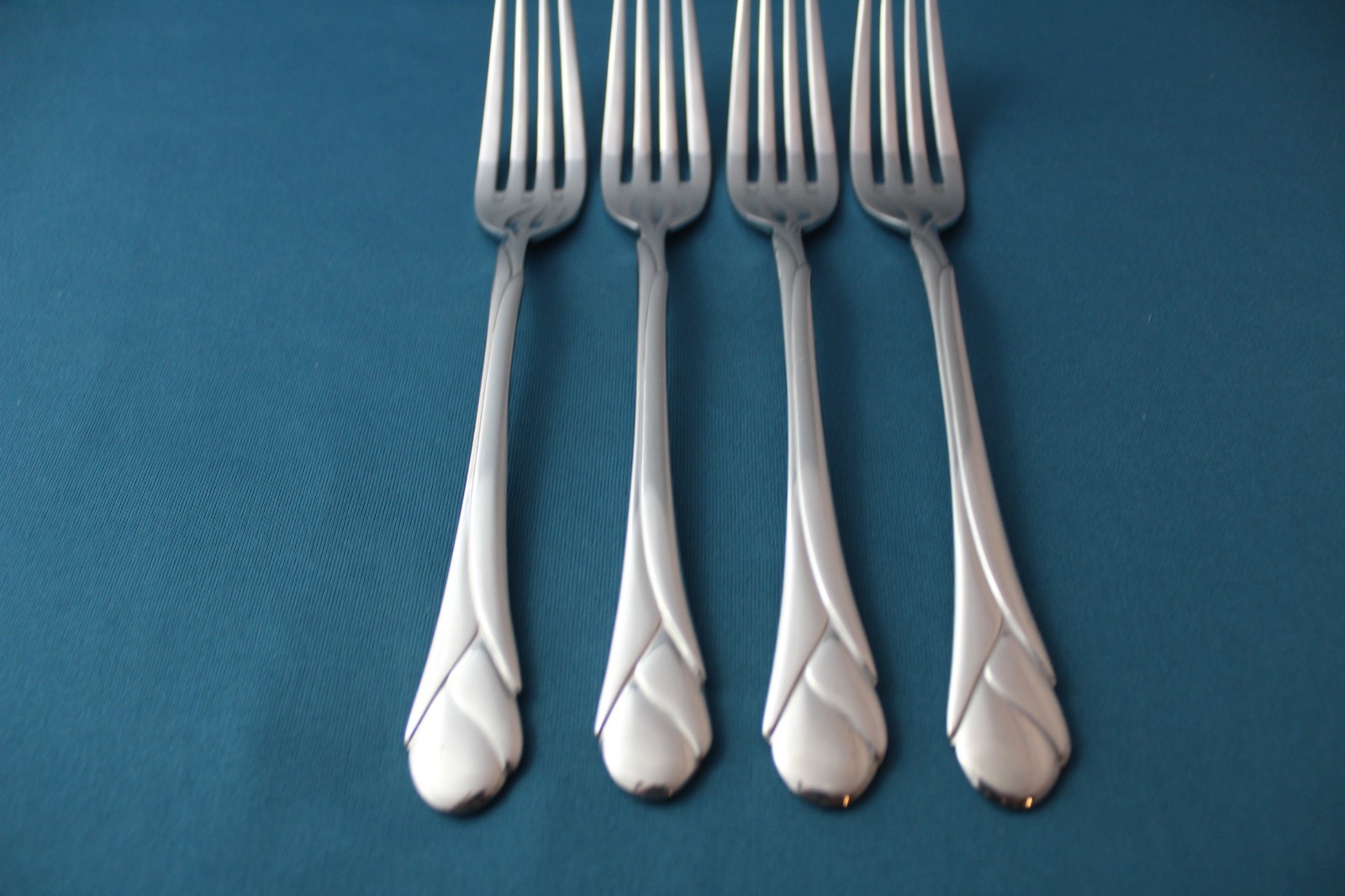 4 Dinner Forks Mikasa Gerald Patrick SWEET PEA Korea 18/8 Stainless 8"