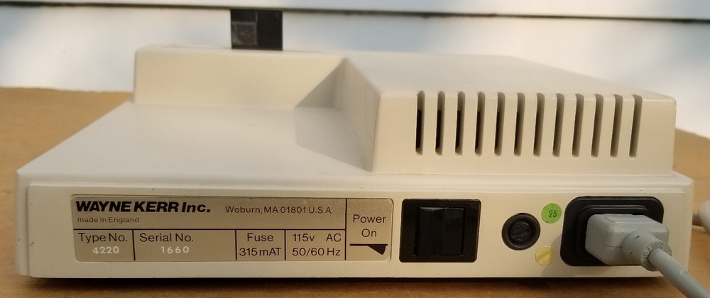 Wayne Kerr 4220 LCR Meter Automatic Digital