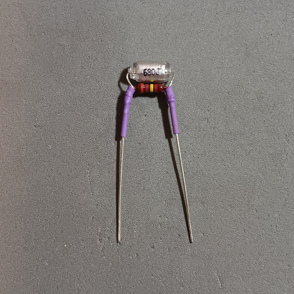 TREBLE BLEED  "Tom DeLonge Spec V16", 680pF Polystyrene cap, 220K RDMF resistor