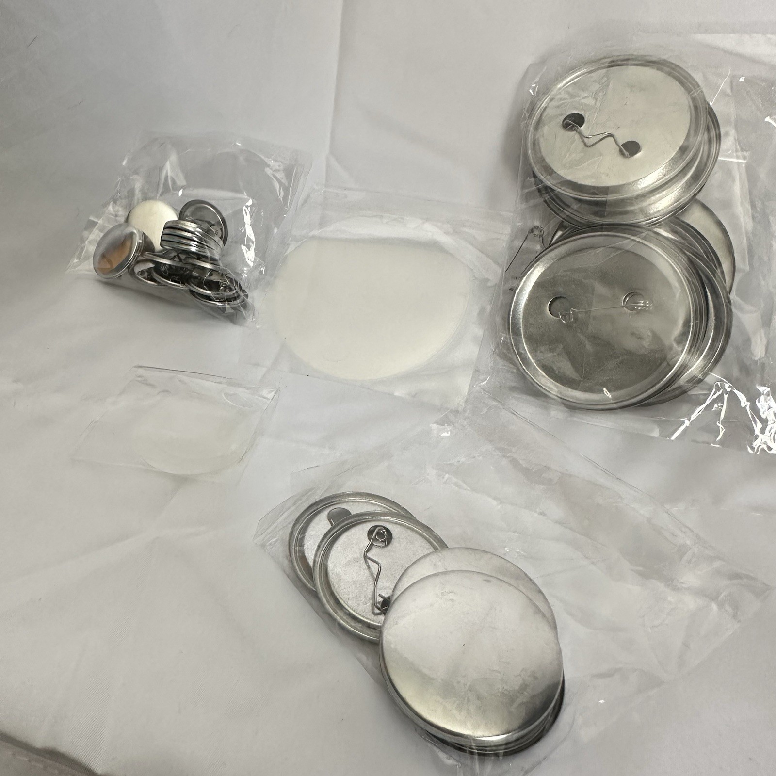 We R Memory Keepers Button Press All-In-One Kit – 3 Size Button Maker