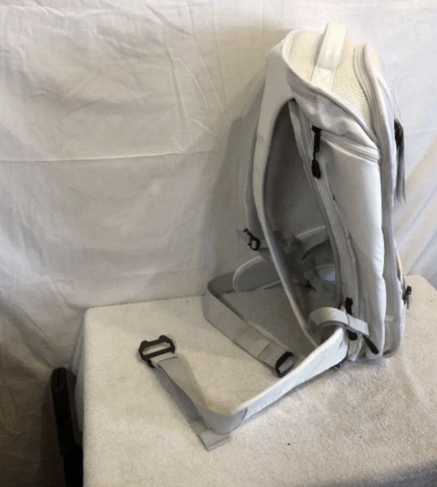 DoucheBag Explore 20L Backpack Great For All Occasions removable Straps ￼