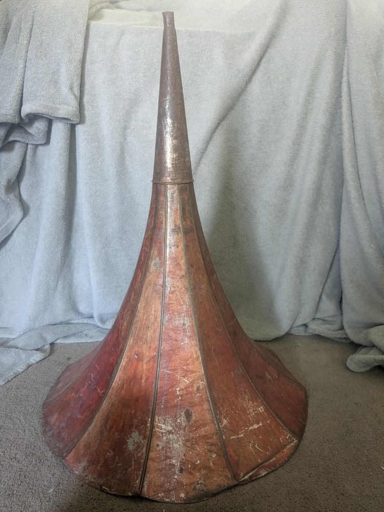 Large Vintage PHONOGRAPH HORN
