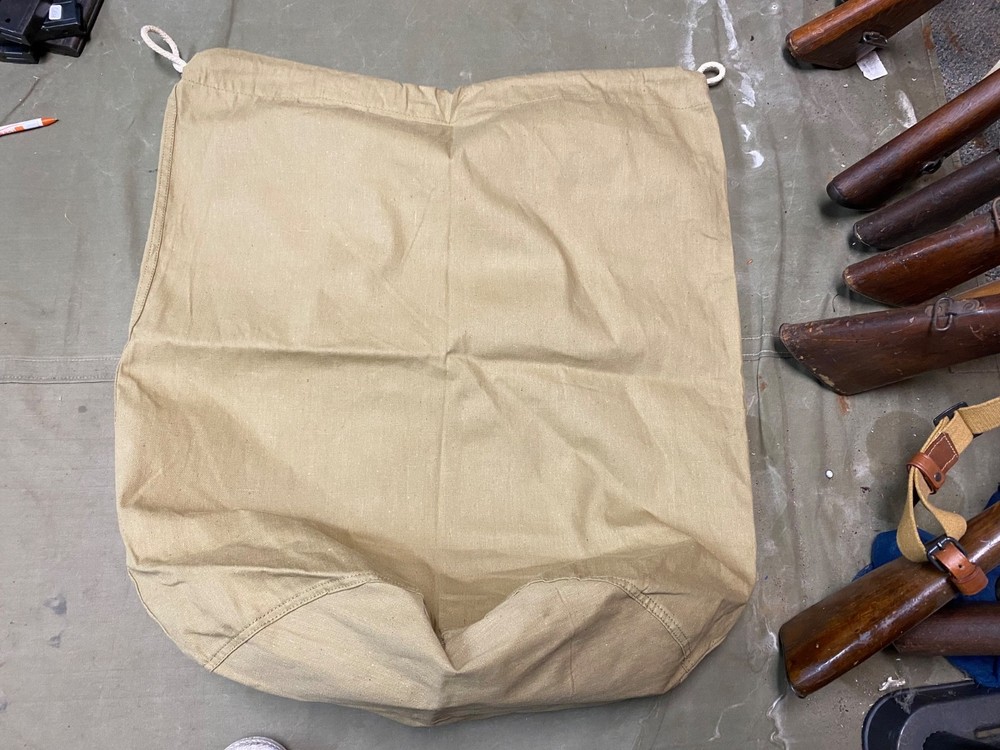 ORIGINAL WWII US ARMY INFANTRY BARRACKS LAUNDRY CARRY BAG- KHAKI,