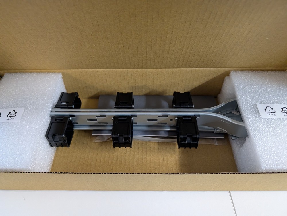 Synology Model CMA-01 Cable Management Arm