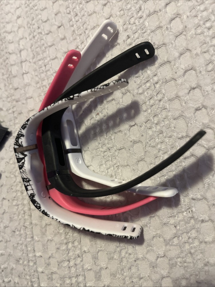 Fitbit Flex Wireless Activity Tracker Bundle - 17 Bands Inc Everything In Pics