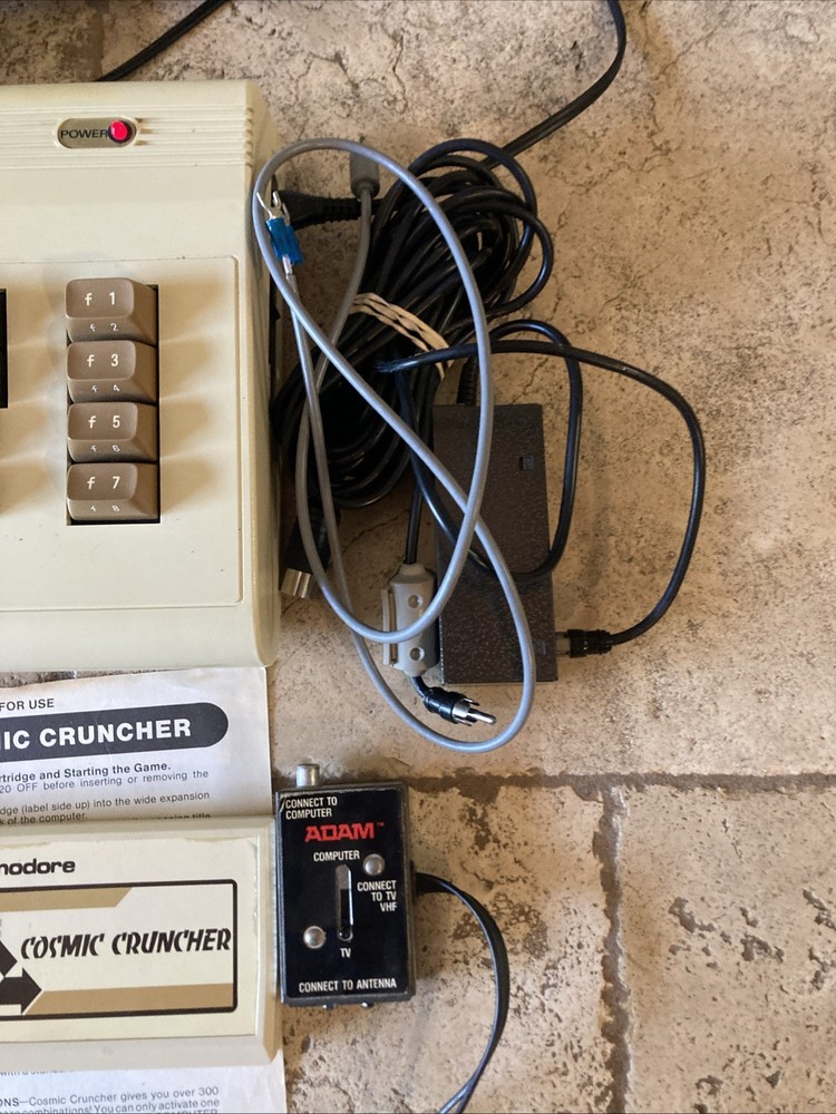 Commodore VIC 20 Personal Computer w Games & Original Box