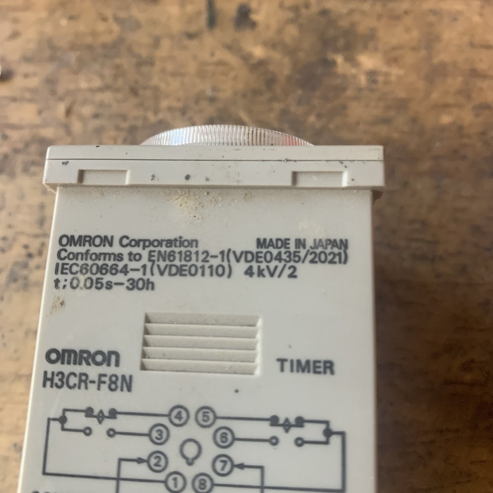 Omron Timer Type H3CR-F8N