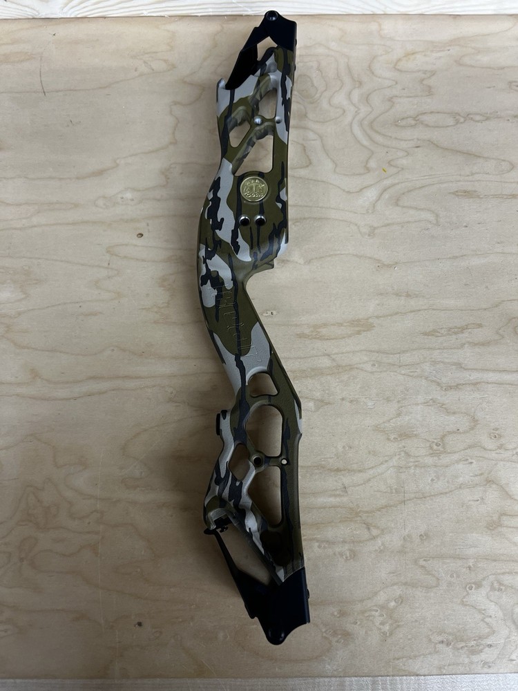 Fred Eichler Bear Riser Mossy Oak Left handed