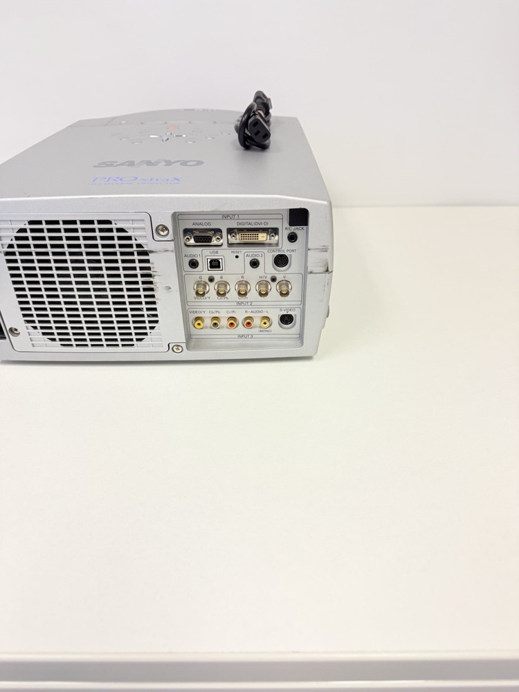 Sanyo Projector Pro XtraX Multiverse Model # PLC-XP46L W/ Lens Tested