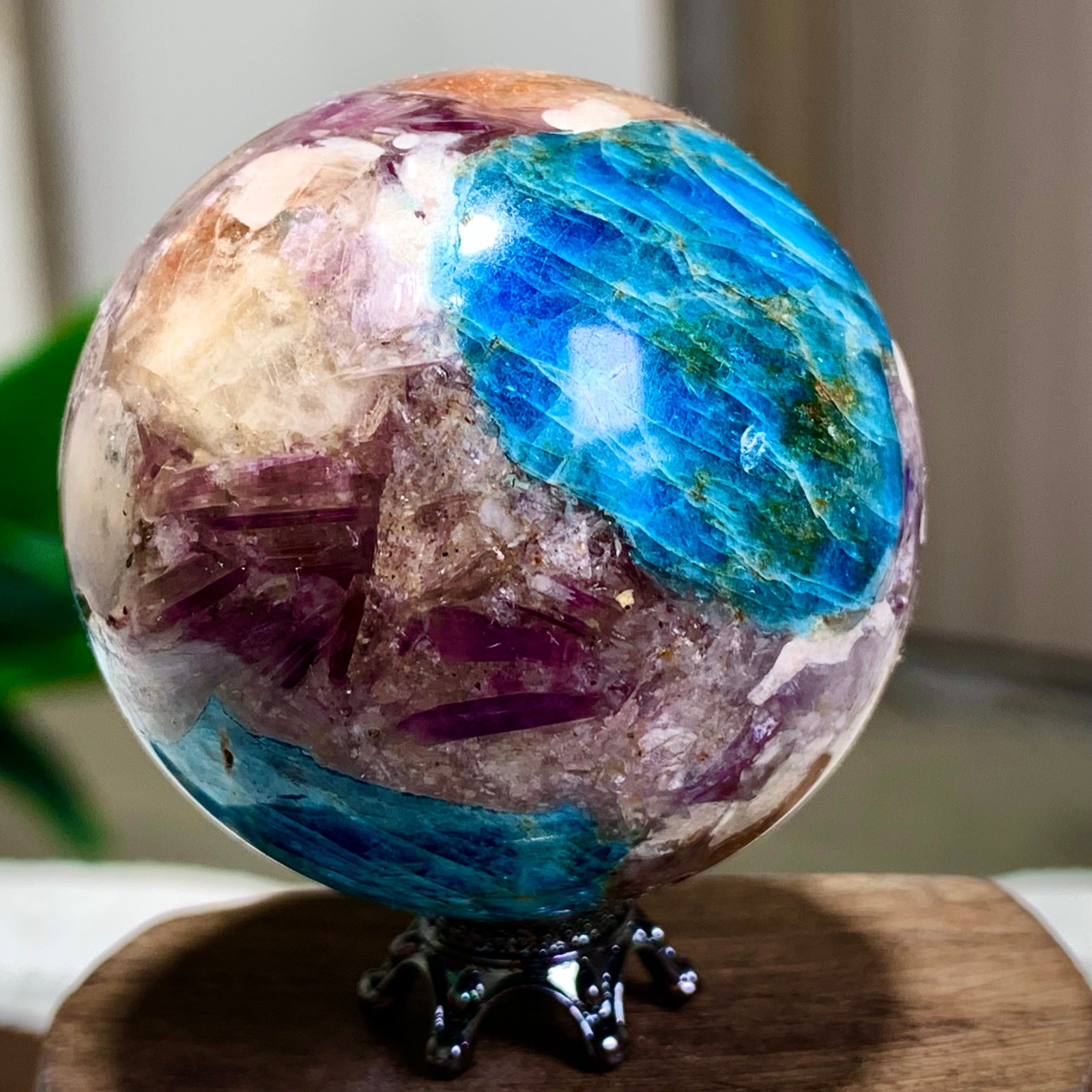112G Natural Blue Aptite +Sun Stone purple lepidolite Sphere mineral sample