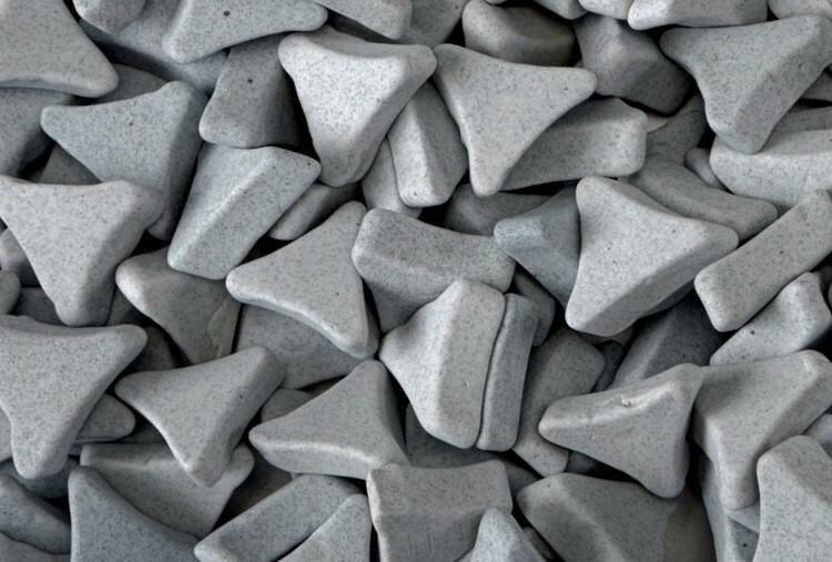 1 LB., CERAMIC TUMBLING MEDIA ABRASIVE POLISH METAL DEBUR TUMBLER 1" ANGLE CUT