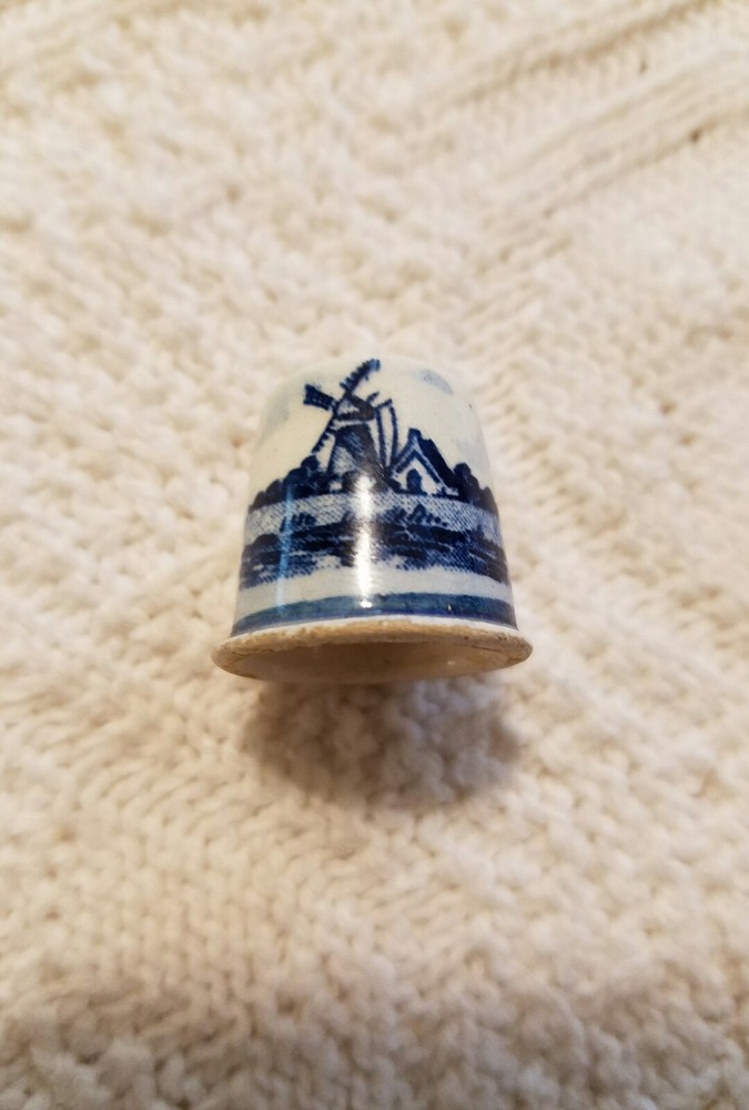 Holland porcelain thimble
